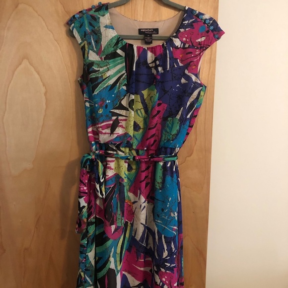 Signature by Robbie Bee colorful dress size 4P - Picture 1 of 7